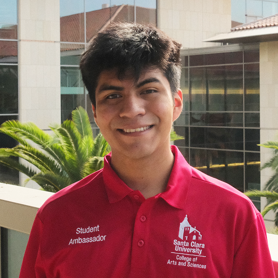 Hesed Coctecon-Cruz headshot