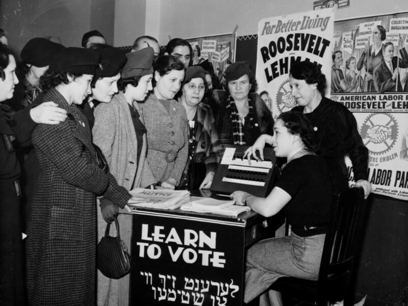 Women voter outreach 1935 English Yiddish