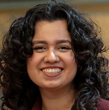 Roselyn J-M headshot