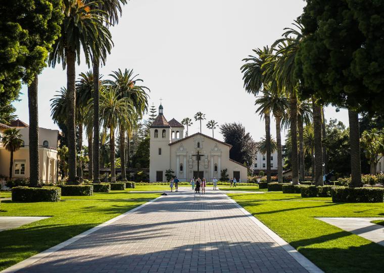 Santa Clara University Sends Admissions Decisions to the Class of 2022 -  March 2018 - News & Events - Santa Clara University