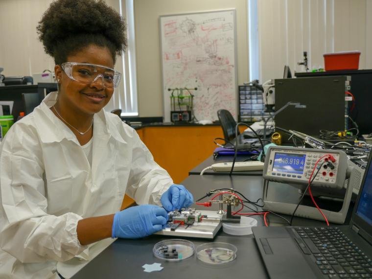 Bioengineering Student, Shani Williams, in lab